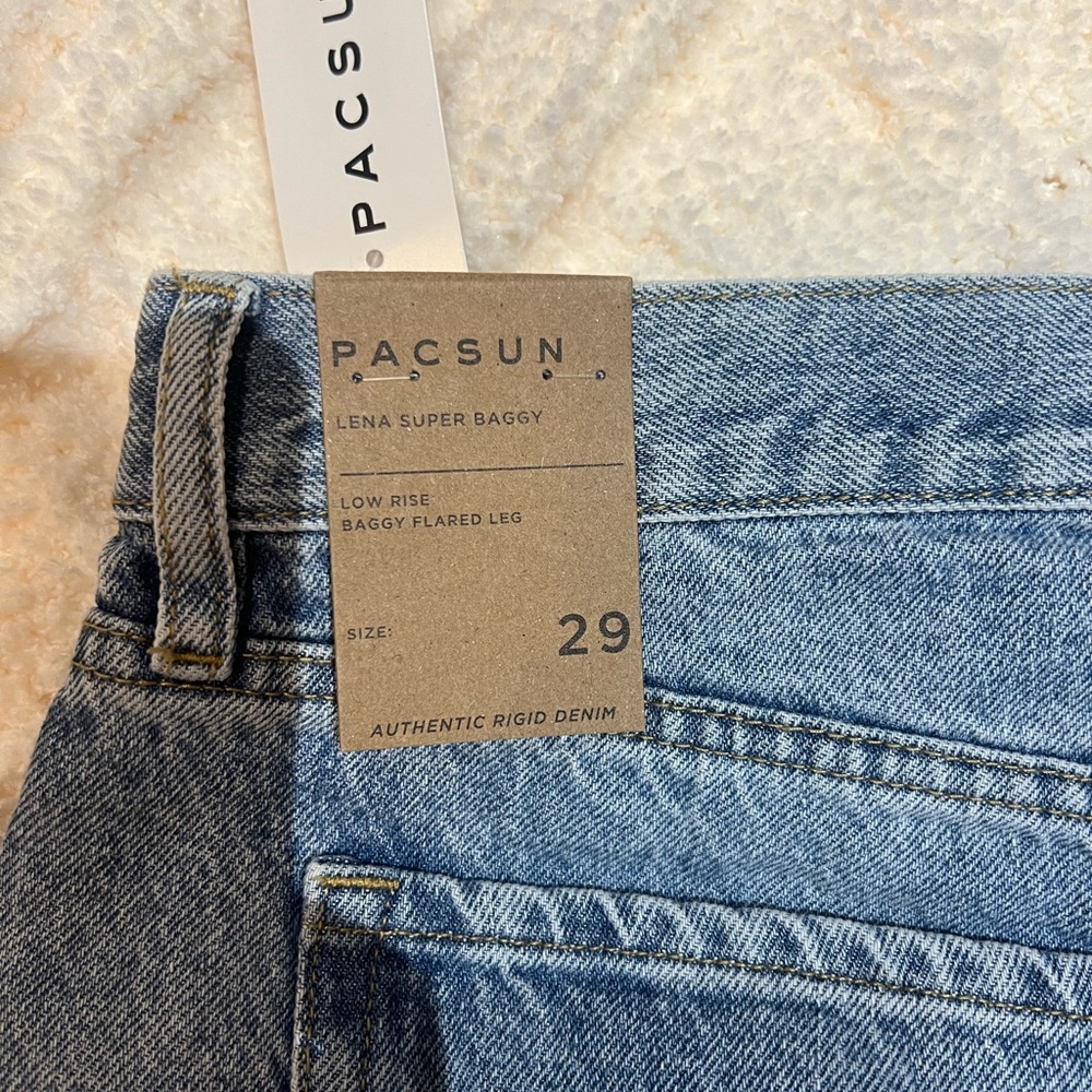 PACSUN LENA SUPER BAGGY LOW RISE FLARE JEANS
SIZE 29